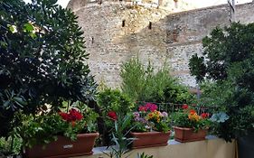 Frida'S House In Old Town Thessaloniki